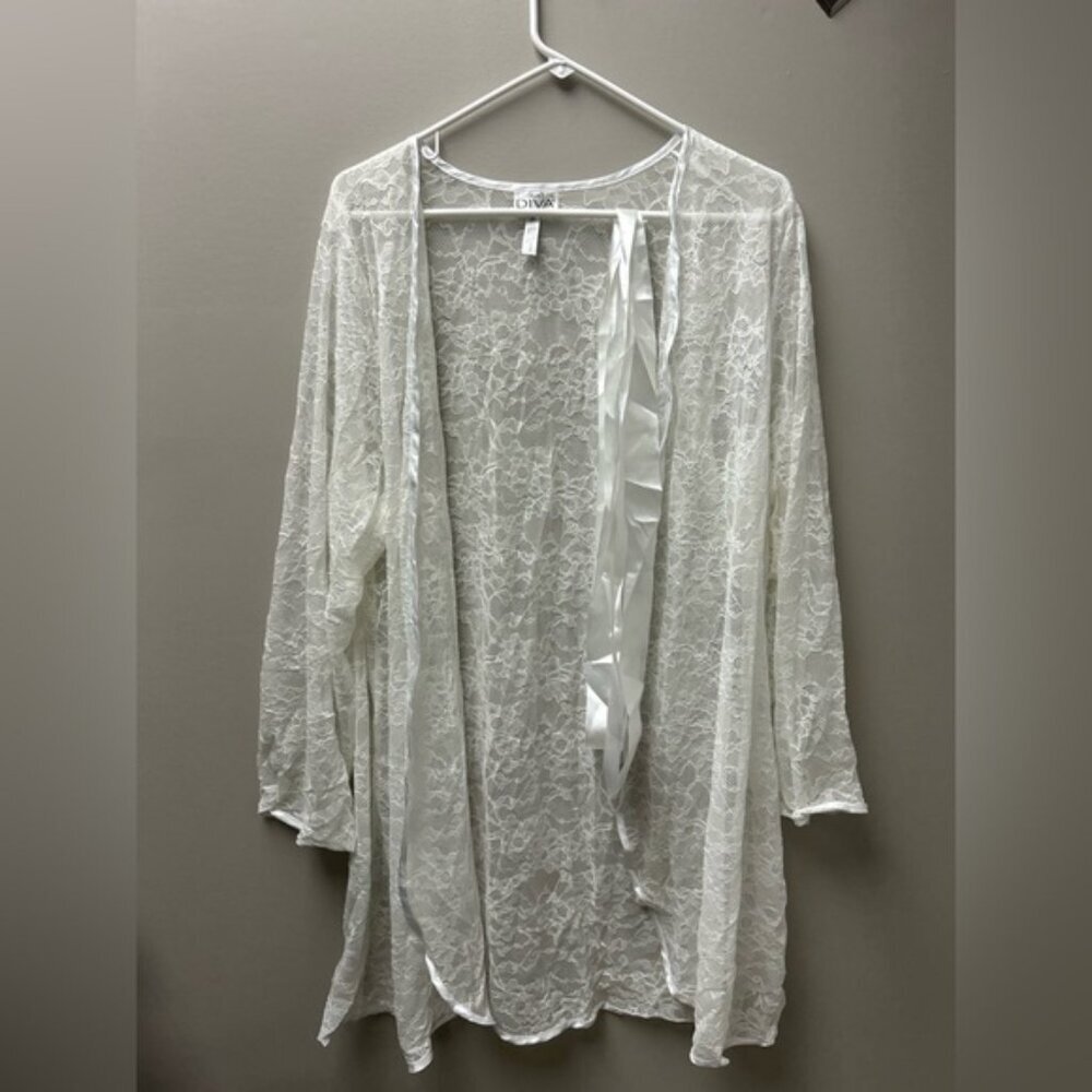 Coquette Diva Women’s White Lace Robe
